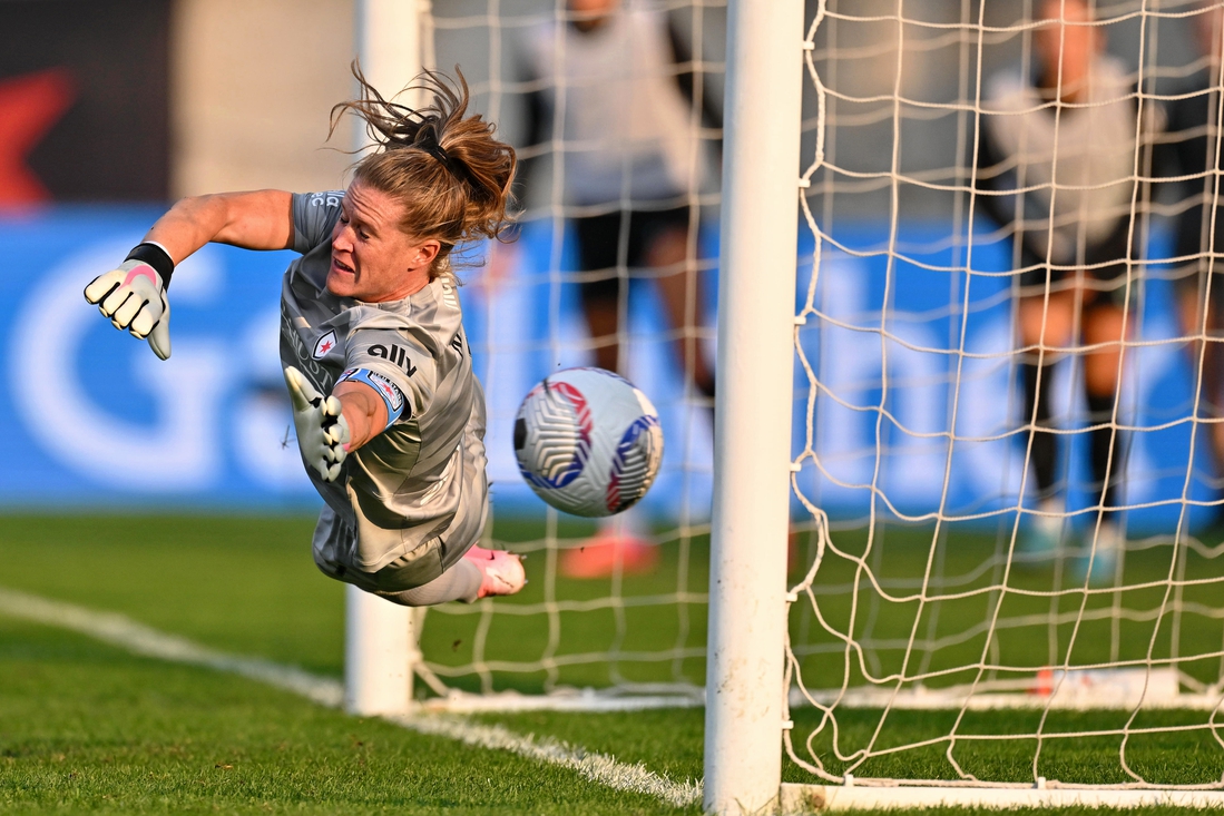Chicago Red Stars unveil new name, logo