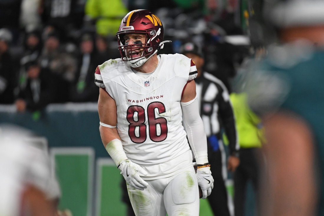 Commanders TE Zach Ertz clears concussion protocol, will play vs. Eagles