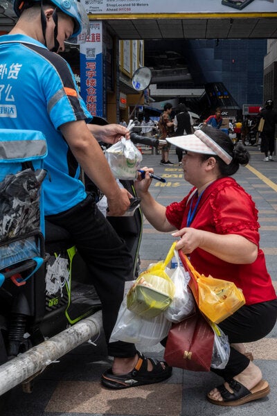 China’s Skyscraper Delivery Problem Creates a New Workforce