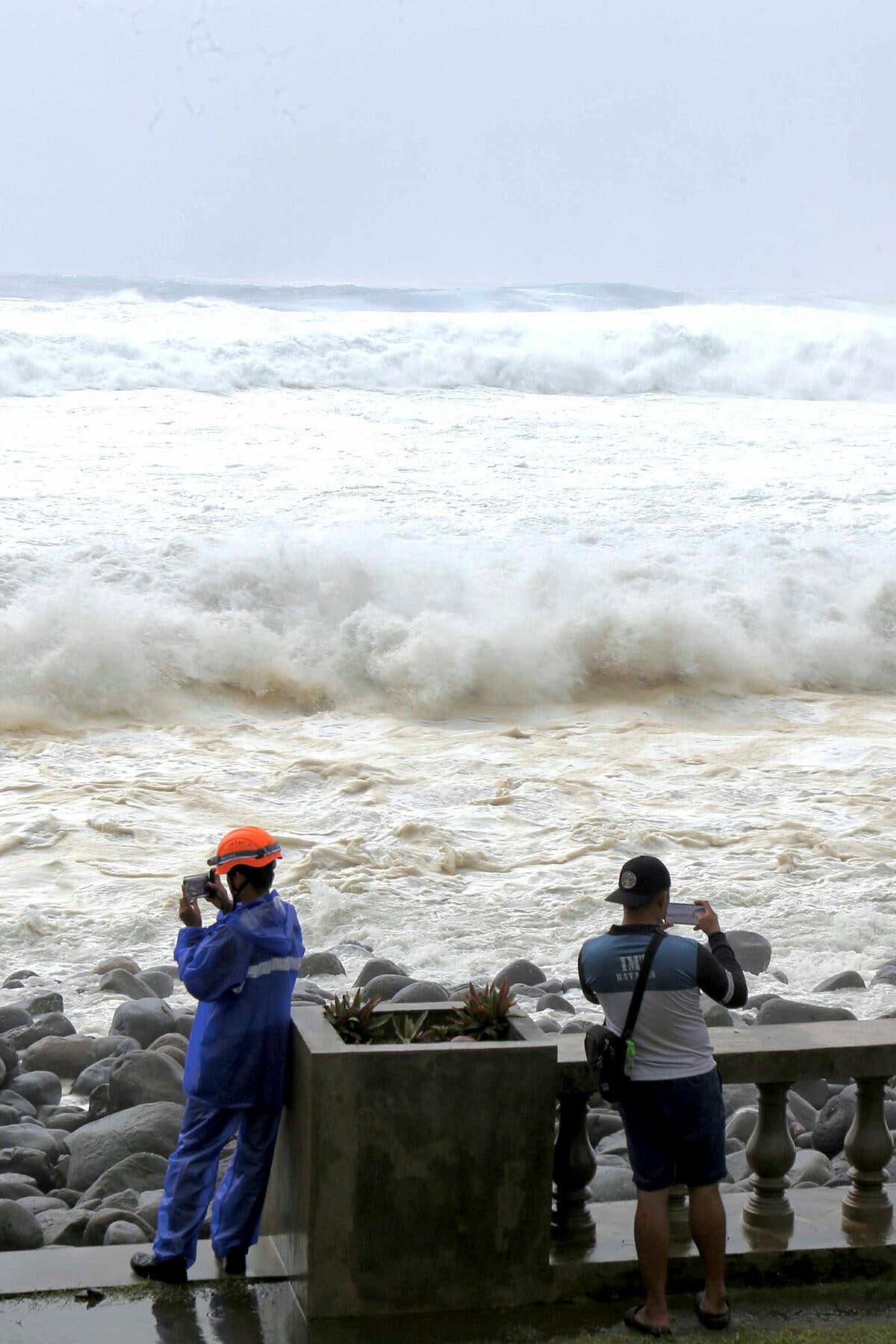 Thousands Evacuated as Super Typhoon Ragasa Hits the Philippines