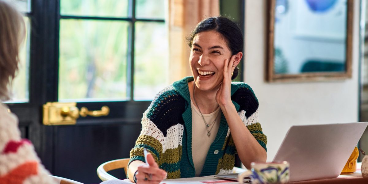 The 3 magic phrases that will instantly make you more likable, according to a body language expert