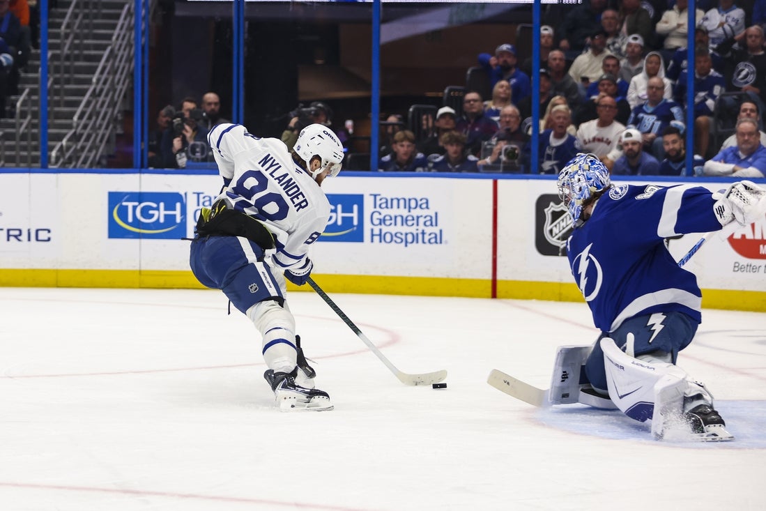 Lightning, Maple Leafs seek to escape post-break ruts