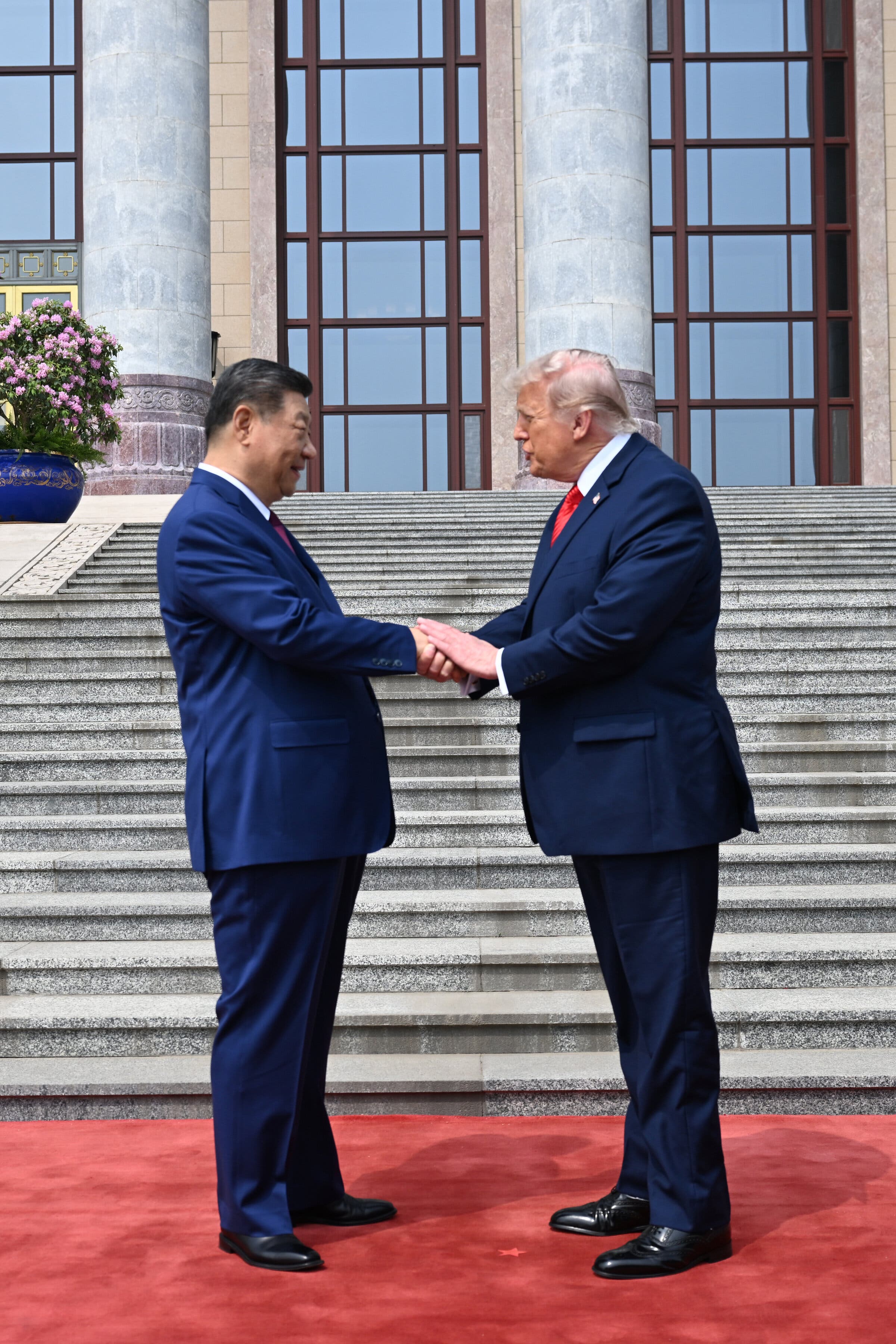Trump and Xi Meet as Summit Begins