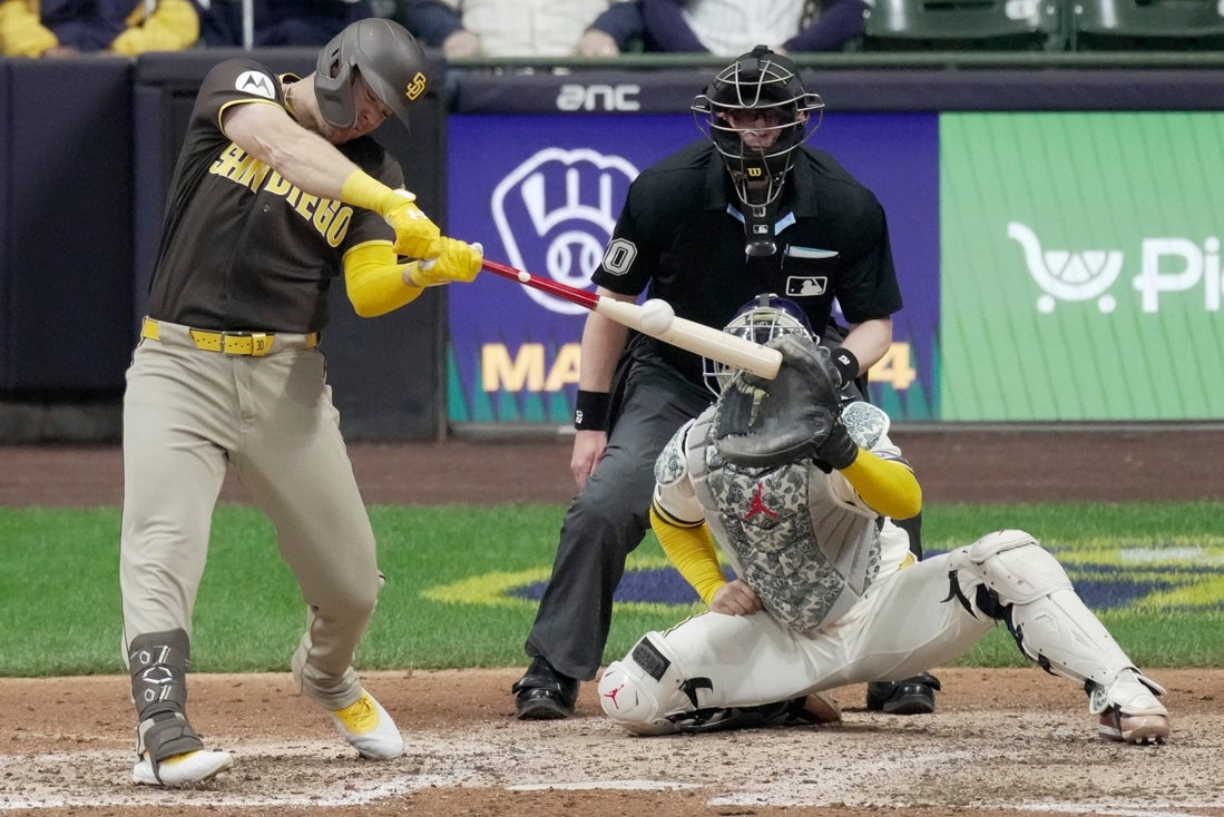Fresh off late rally, Padres chase series win vs. Brewers