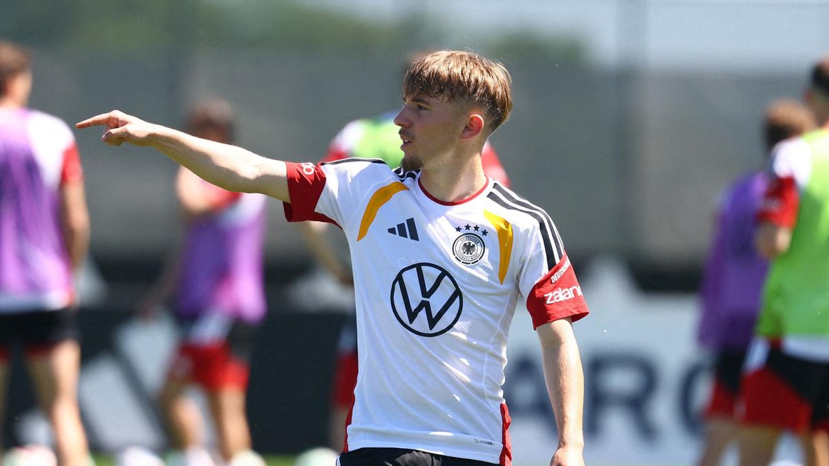 German prodigy Lennart Karl sidelined for World Cup with torn muscle